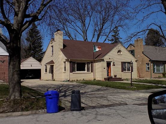 2nd image of 332 Vale Ave N