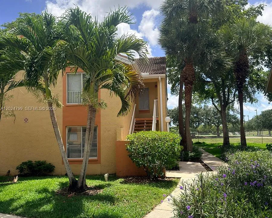 1025 Coral Club Dr #1025