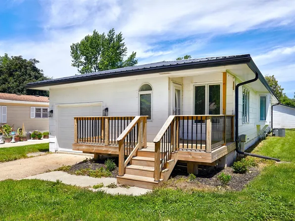 1824 Estella St, Perry, IA 50220