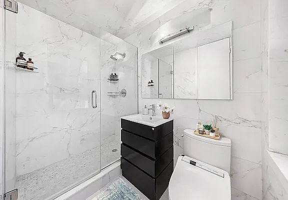 5th image of 300 E 40th St APT 30T