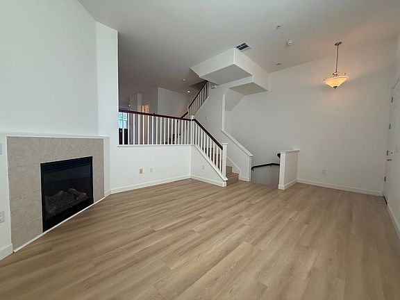 2nd image of 45 Esfahan Dr