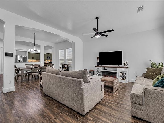 5th image of 10804 Aurora Dr