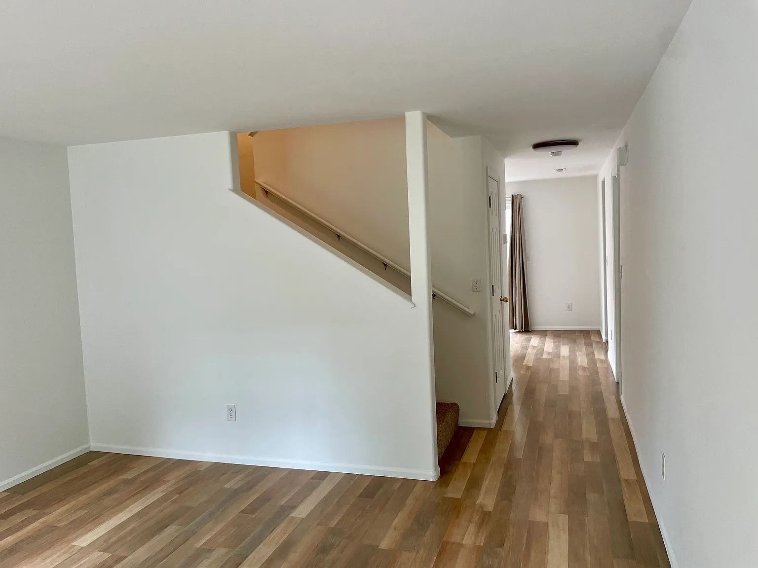 3 bed, 2.5 bath, 1442 sqft, $2,200 — Photo 3