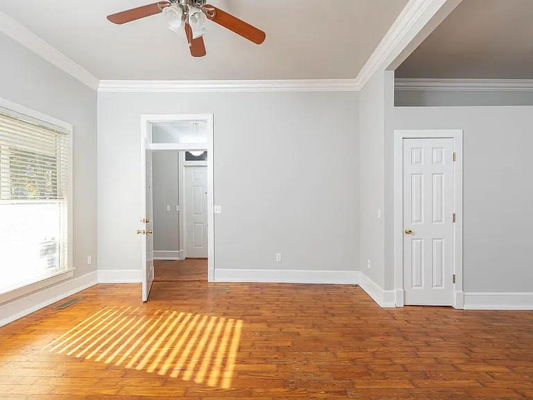 349 N Rollston Ave — Photo 12