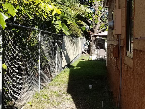5th image of 9713 Little River Blvd