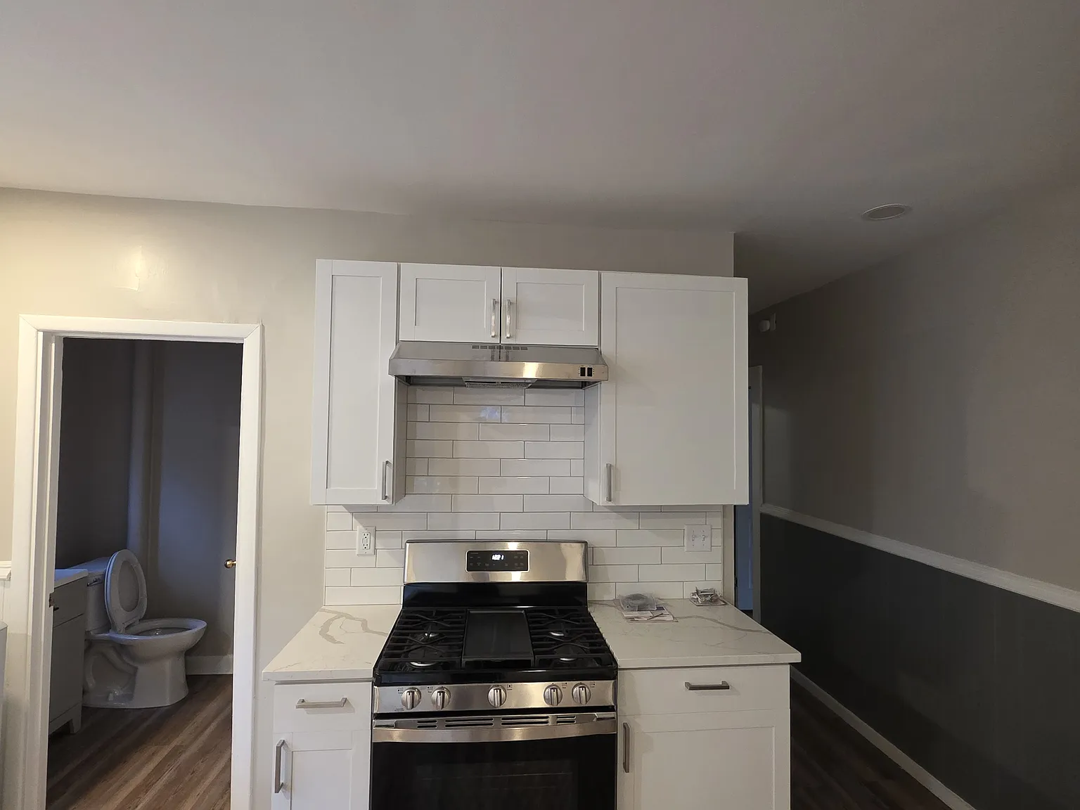 3 bed, 1600 sqft, $2,300 — Photo 2