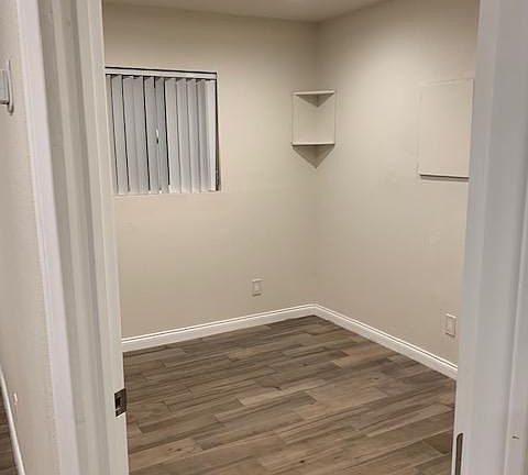 5th image of 24441 University Ave #B
