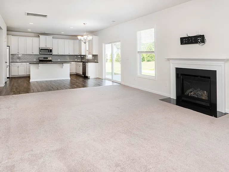4467 Dover Ct — Photo 8