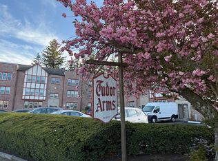 1689 Broad St #7, Providence, RI 02905