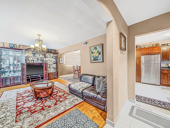 5th image of 8618 164th Street