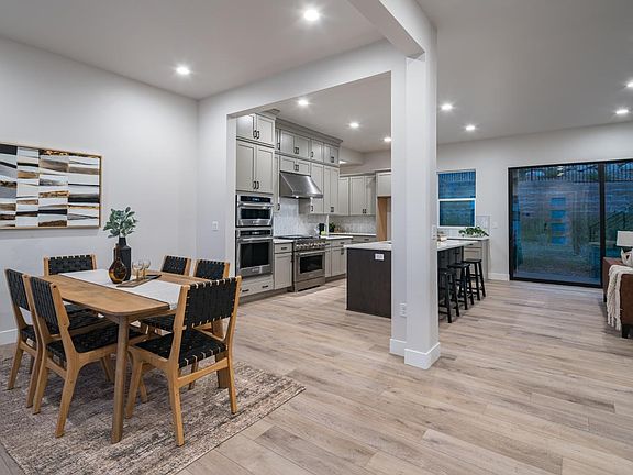 5th image of 1814 W Oak Crk Cir