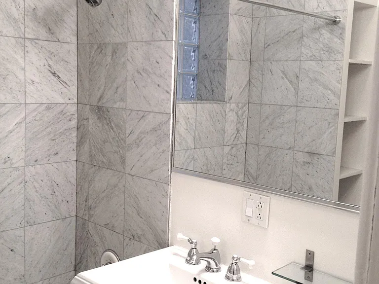 3308 N Lakewood Ave #1 — Photo 9