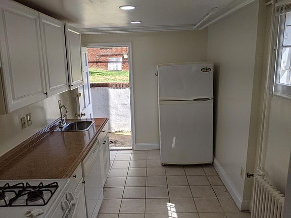 5th image of 2025 5th St S APT 5
