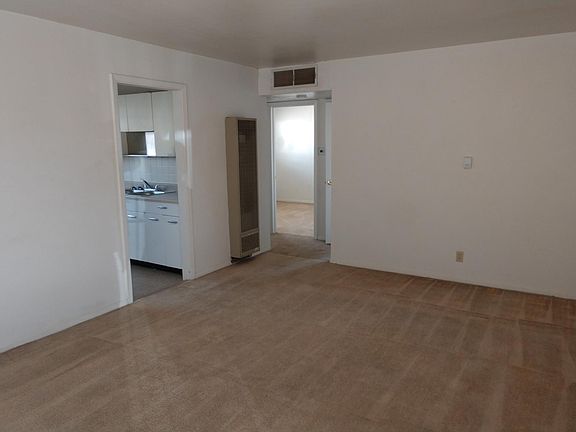 3rd image of 2605 Sacramento Ave