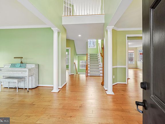 4th image of 4463 Weejun Loop