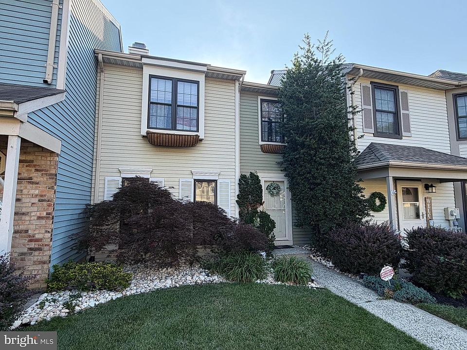 1st image of 43 Devon Ct