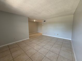 615 NE 10th St APT 204, Hallandale, FL 33009