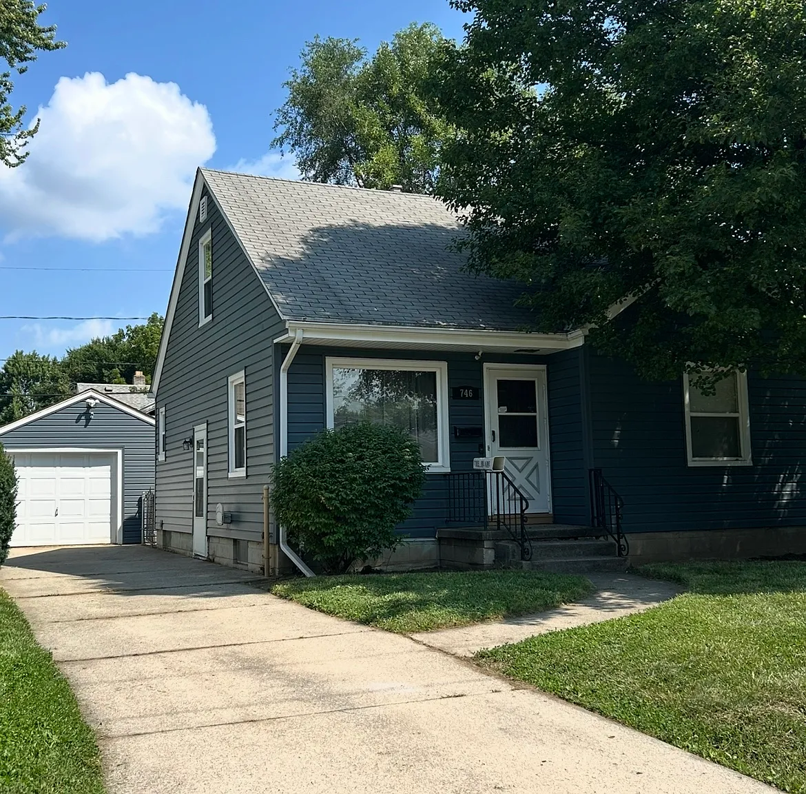 3 bed, 1179 sqft, $1,200 — Photo 1