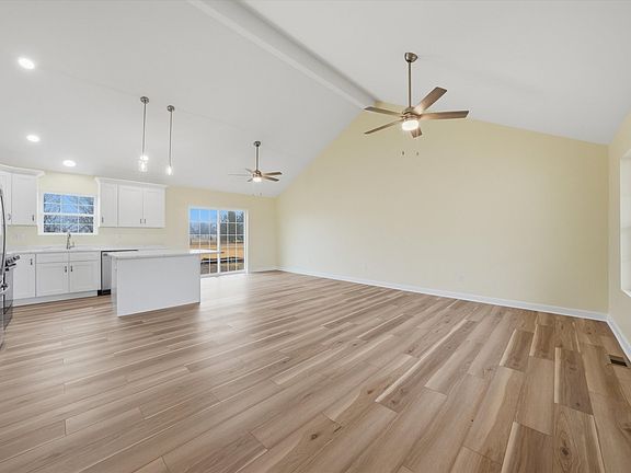 5th image of 477 Emma Dr