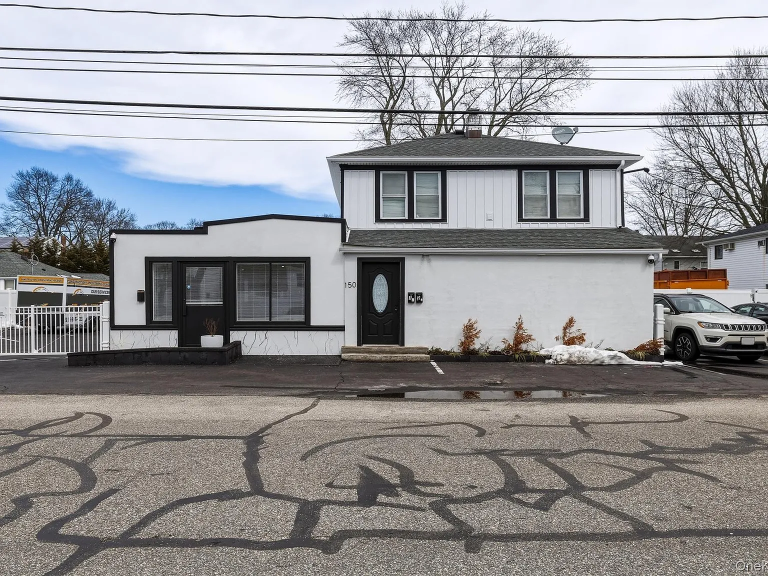 150 N Delaware Ave — Photo 2