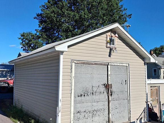 4th image of 539 Ridge Ave