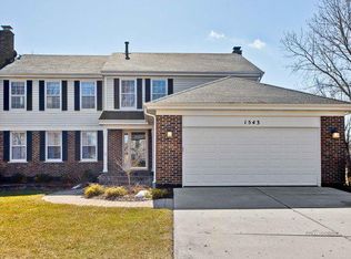 1543 W Edgewater Ln, Palatine, IL 60067