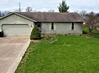 212 Meadowbrook Dr, Defiance, OH 43512