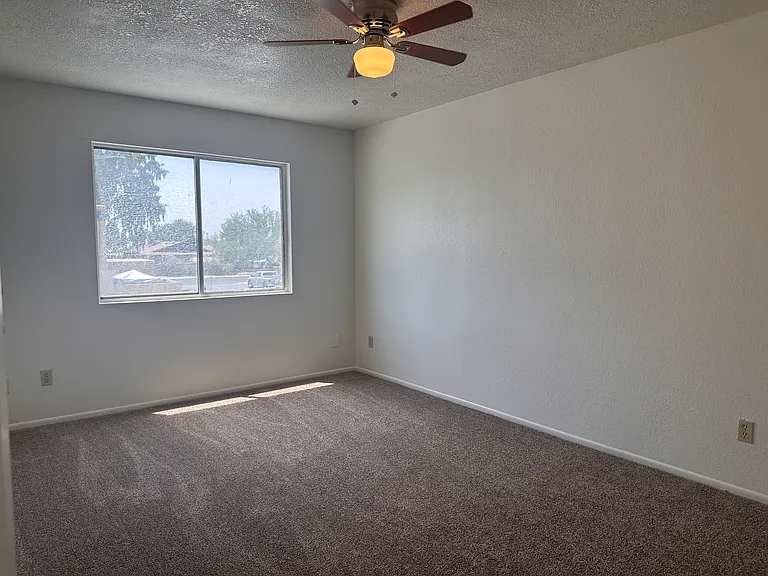 14013 N 54th Dr — Photo 11