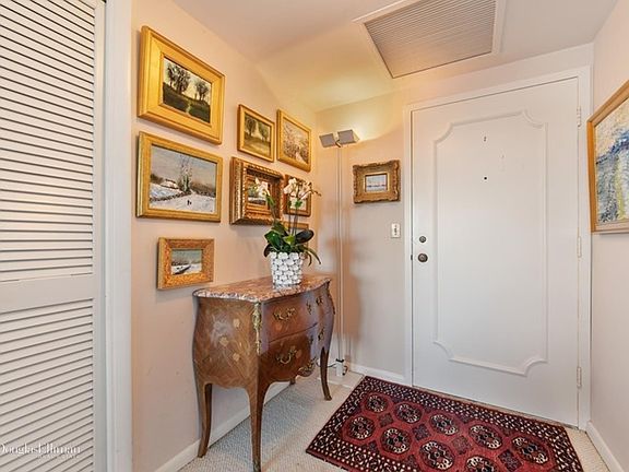 2nd image of 555 SE 6th Ave APT 3C
