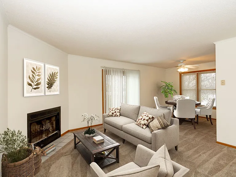 Oakleaf Townhomes — Photo 3