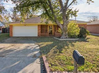 1101 Mills Ave, Dumas, TX 79029