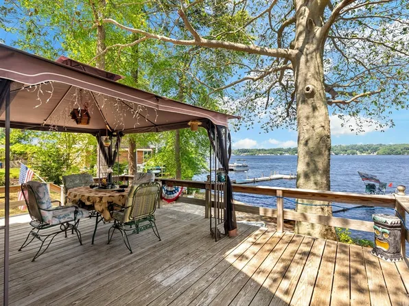 22 Fuller Shores Rd, Lakeville, MA 02347