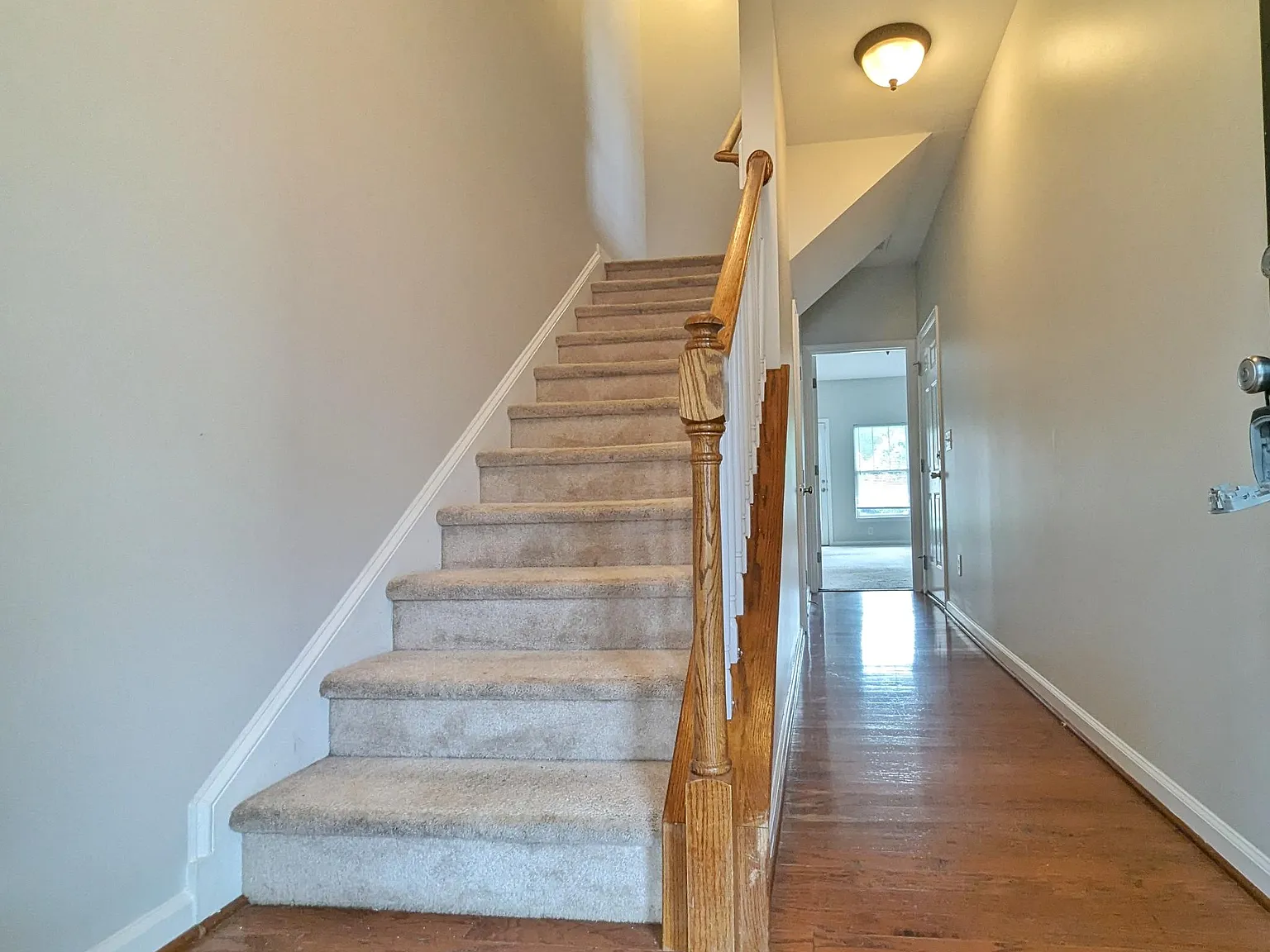 4 bed, 3.5 bath, 1920 sqft, $2,095 — Photo 2
