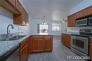 2 bed, 2.0 bath, 1082 sqft, $2,180 — Photo 2