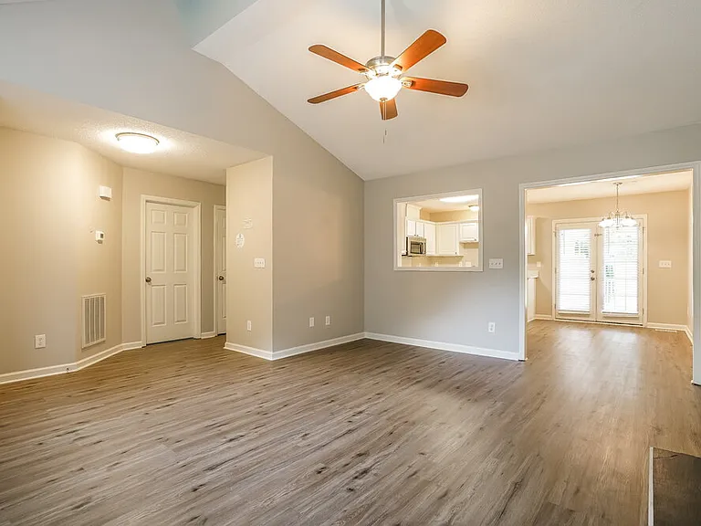 2100 Havering Pl — Photo 4