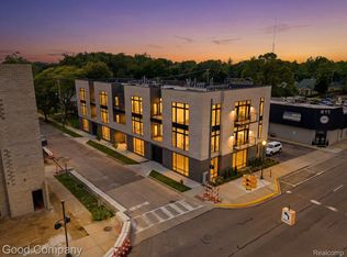 110 Austin Ave #301, Royal Oak, MI 48067