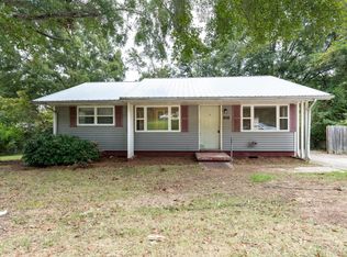 908 Edwards Lake Rd, Birmingham, AL 35235