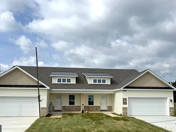 120 Barrier Reef Dr, Martinsburg, WV 25403