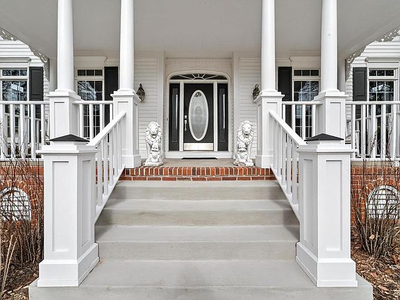 2nd image of 1614 Blue Ridge Trail