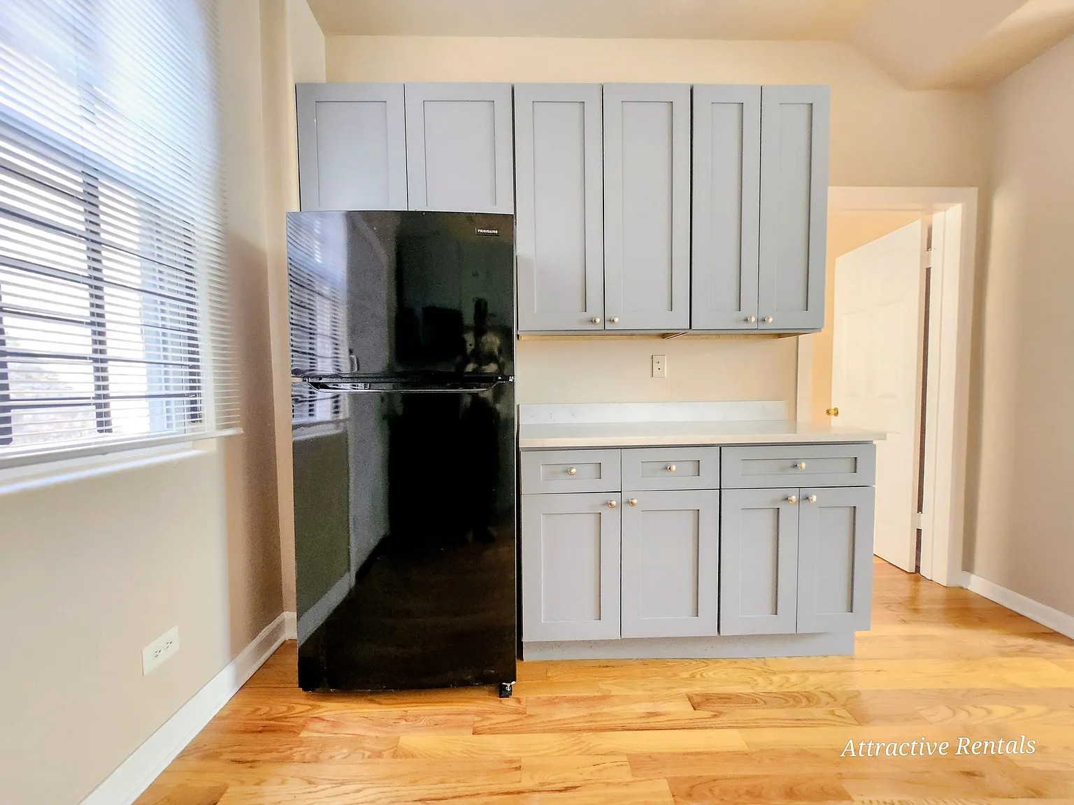 2 bed, 900 sqft, $1,000 — Photo 4