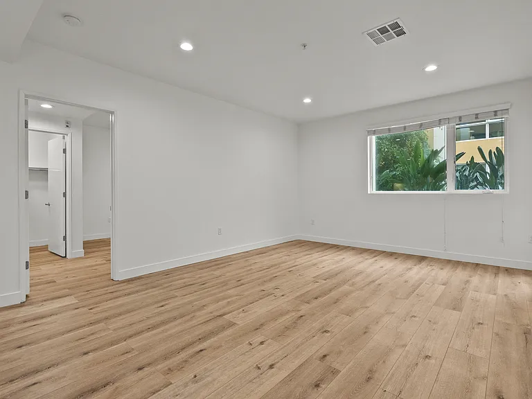 21301 Erwin St #206 — Photo 18