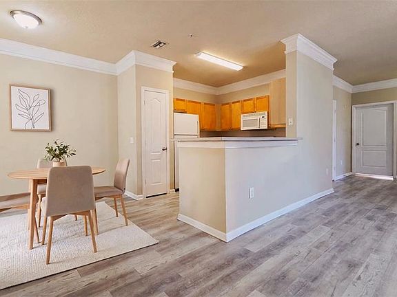 5th image of 8848 VILLA VIEW CIRCLE #206