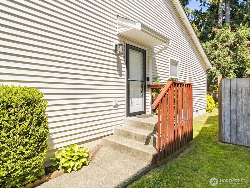 5th image of 6924 Jericho Lane SW