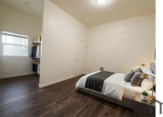 3 bed, $2,395 — Photo 2