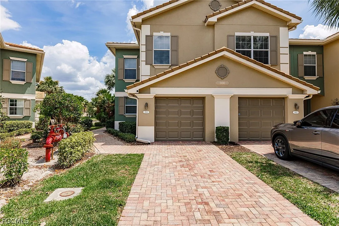 3 bed, 2.5 bath, 1821 sqft, $2,500 — Photo 2