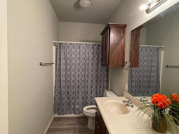 2nd bathroom