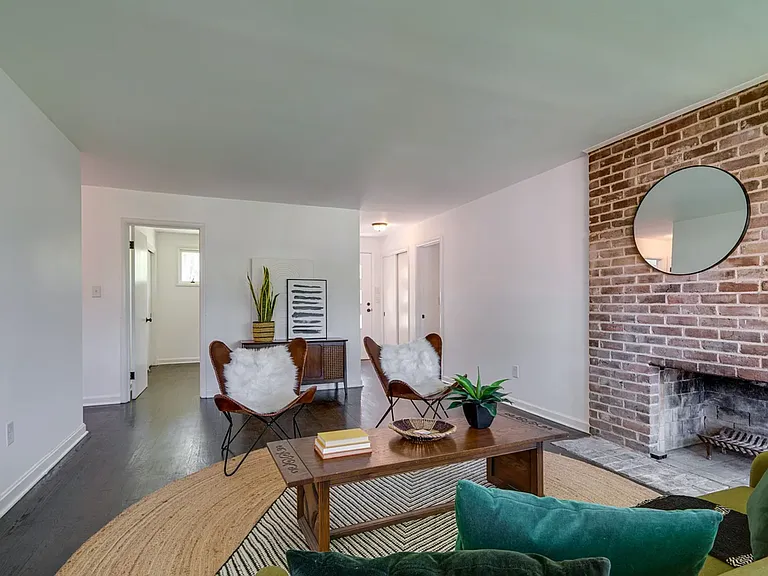925 Camellia Dr — Photo 5