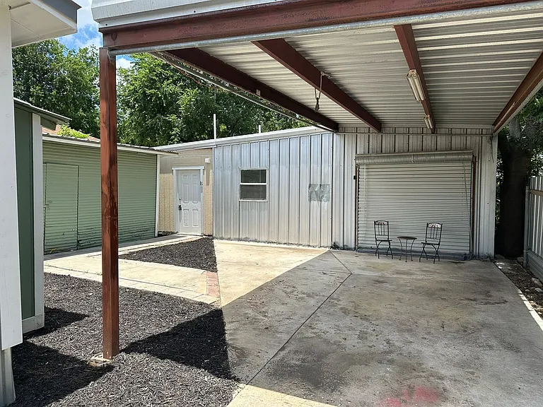 1619 Nolan St #B — Photo 2