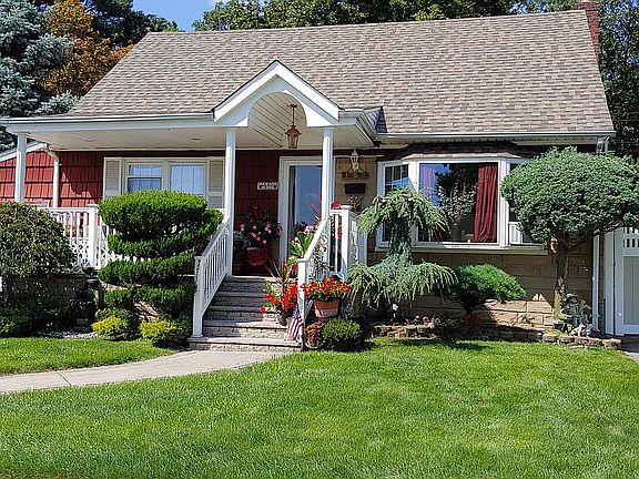2nd image of 770 Blackstone Ave