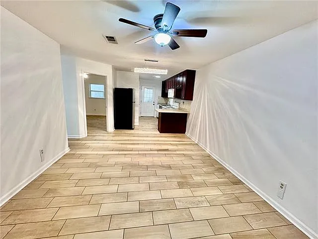 3 bed, 1.0 bath, 900 sqft, $1,350 — Photo 4
